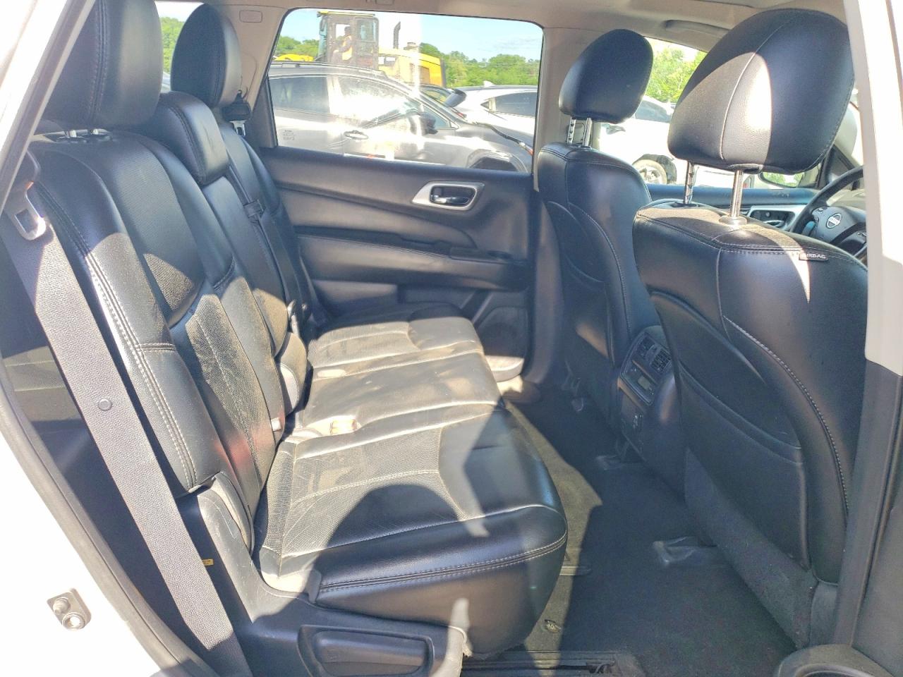 Nissan Pathfinder S