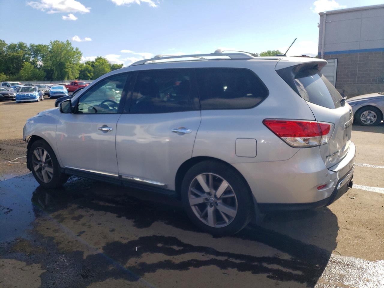 Nissan Pathfinder S