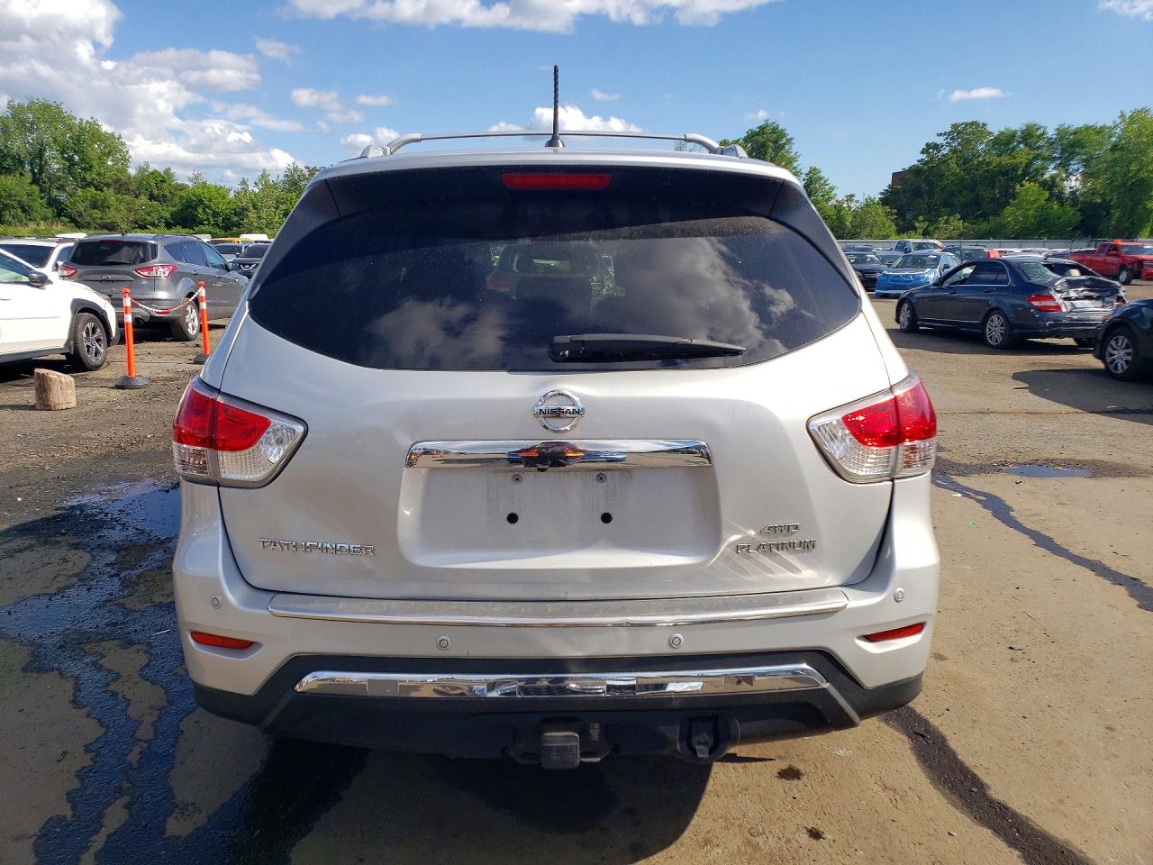 Nissan Pathfinder S