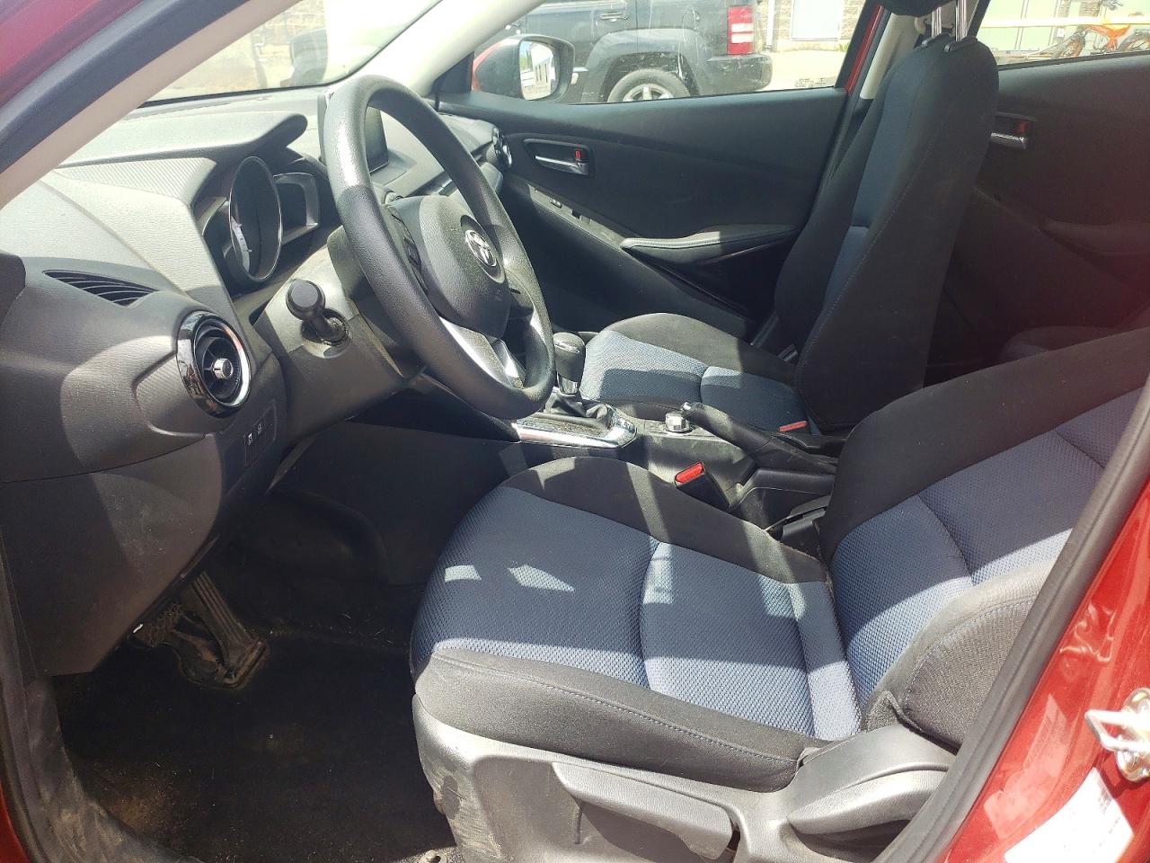 Toyota Yaris Base
