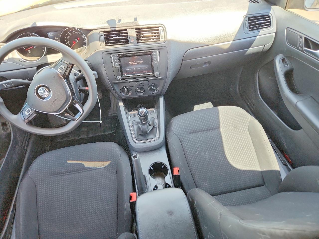Volkswagen Jetta S