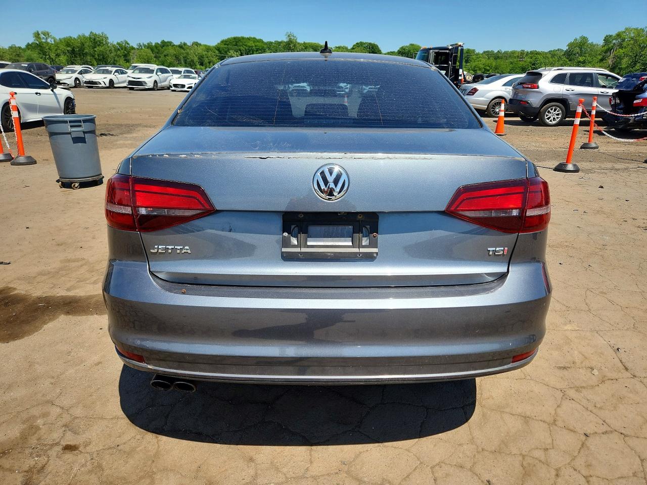 Volkswagen Jetta S