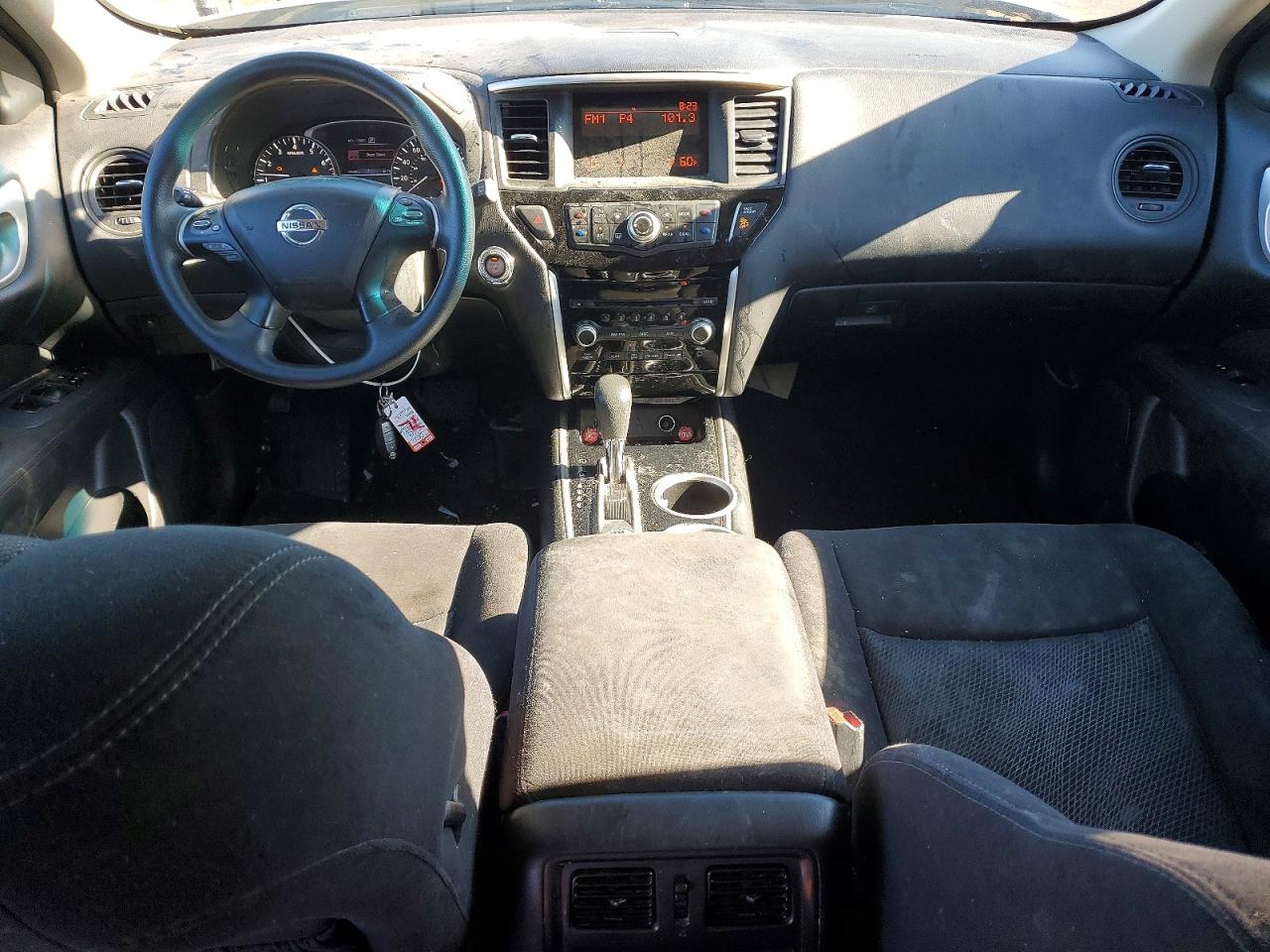 Nissan Pathfinder S