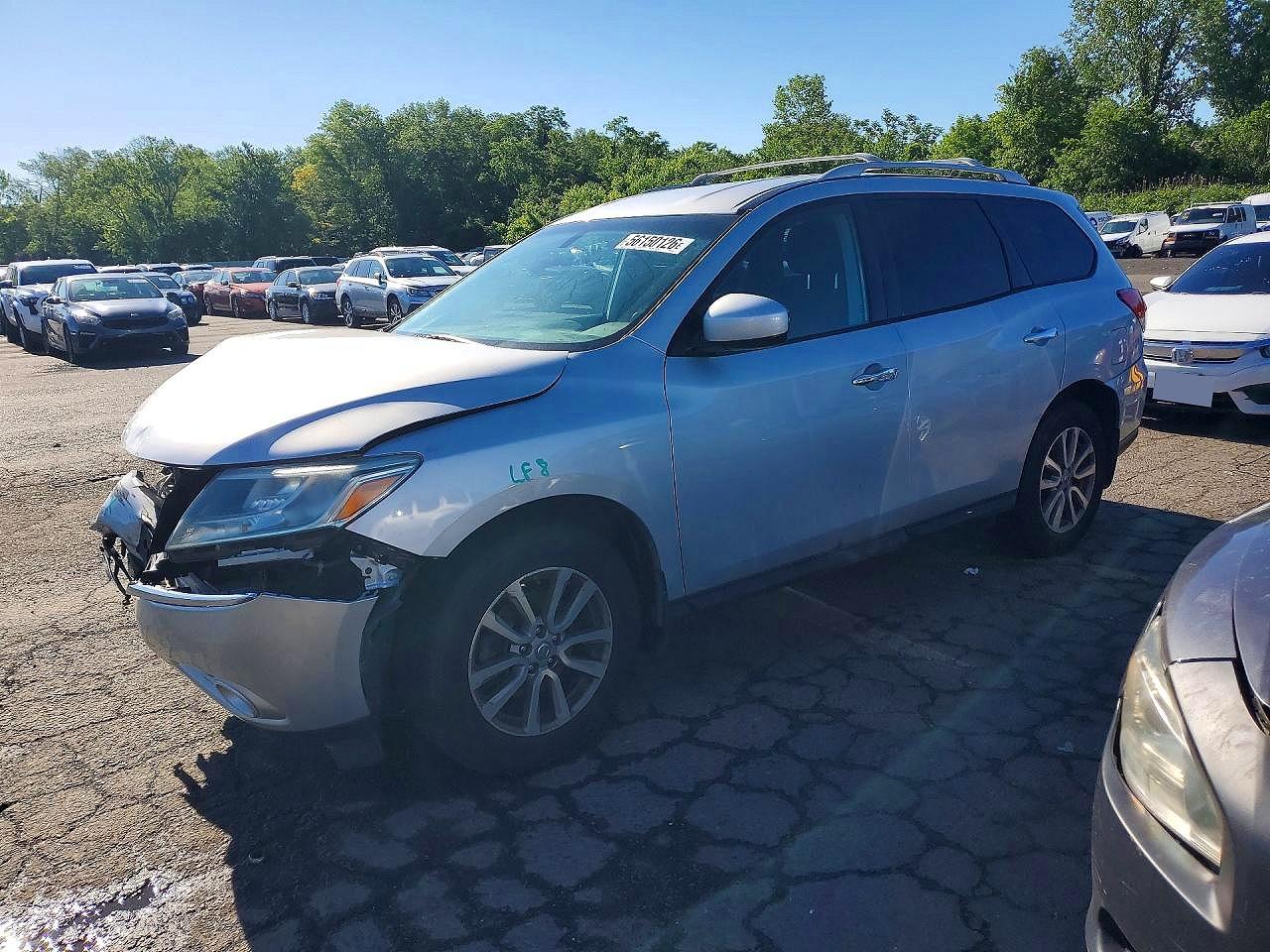 Salvage Nissan Pathfinder Image
