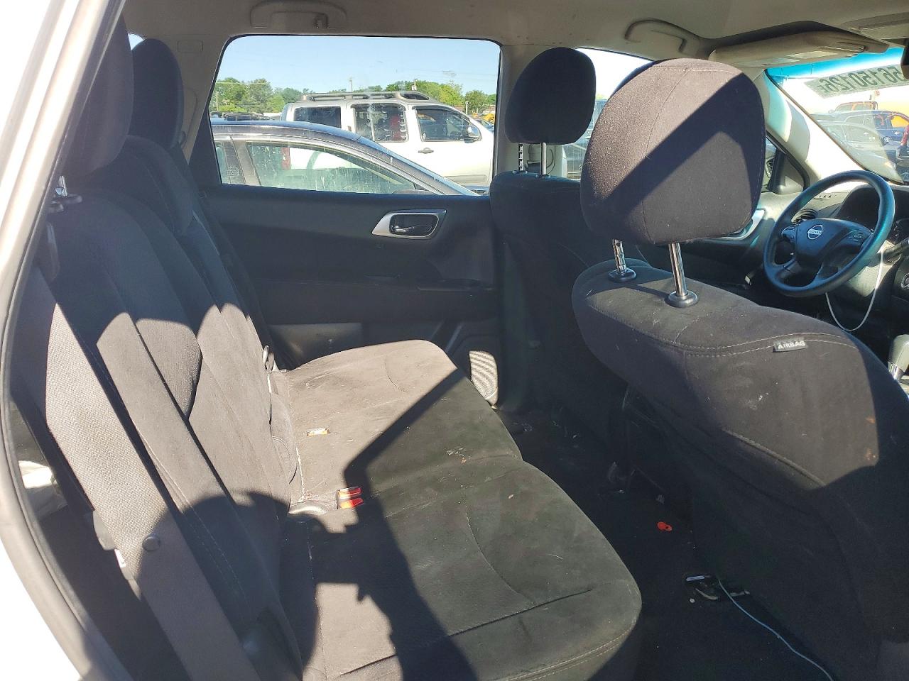 Nissan Pathfinder S