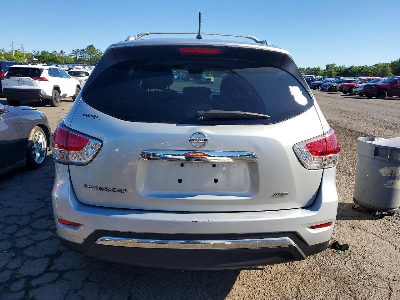 Nissan Pathfinder S