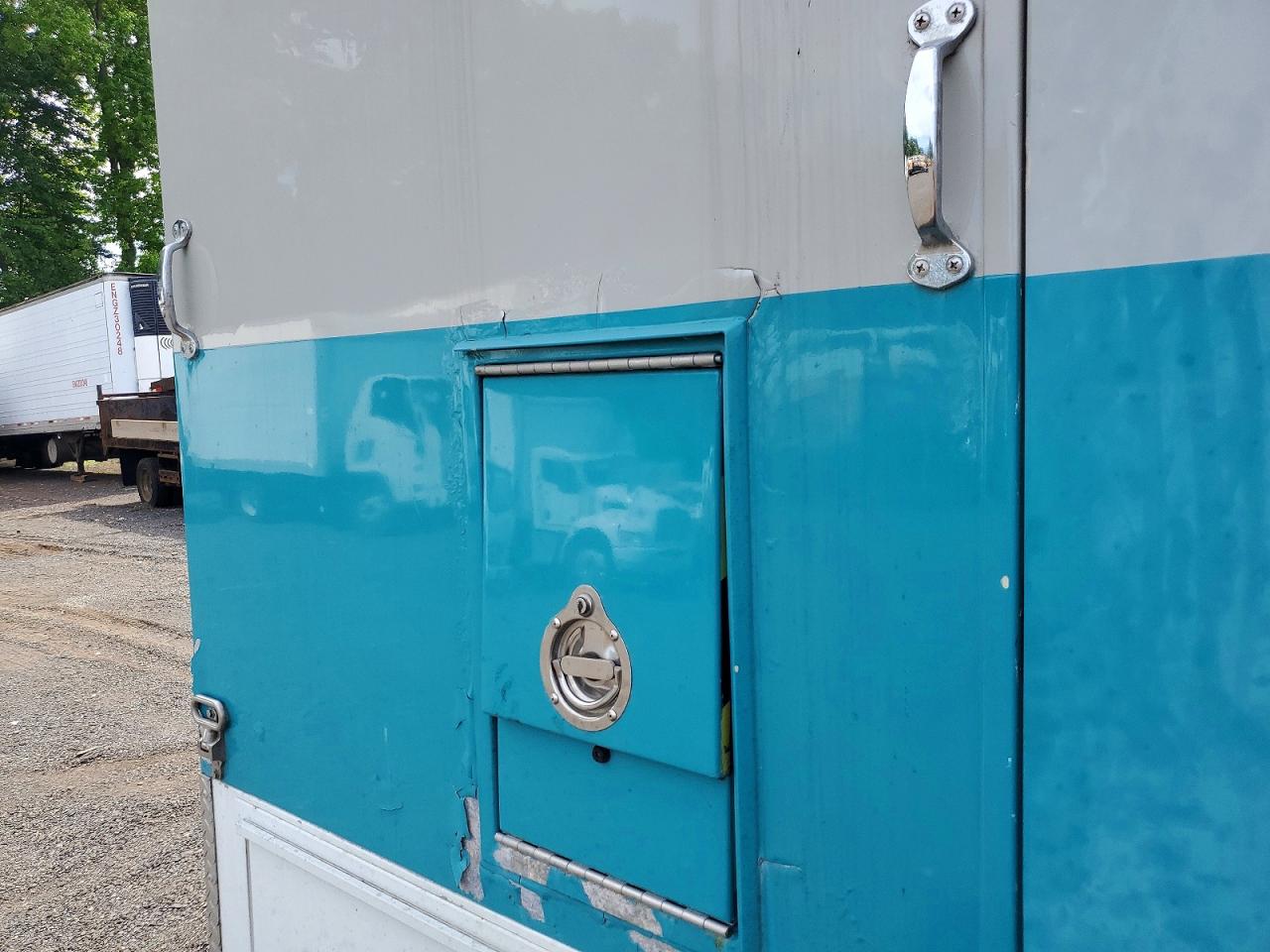 Freightliner Medium Conventional Fl60