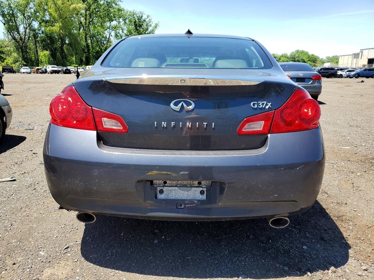 INFINITI G37 X