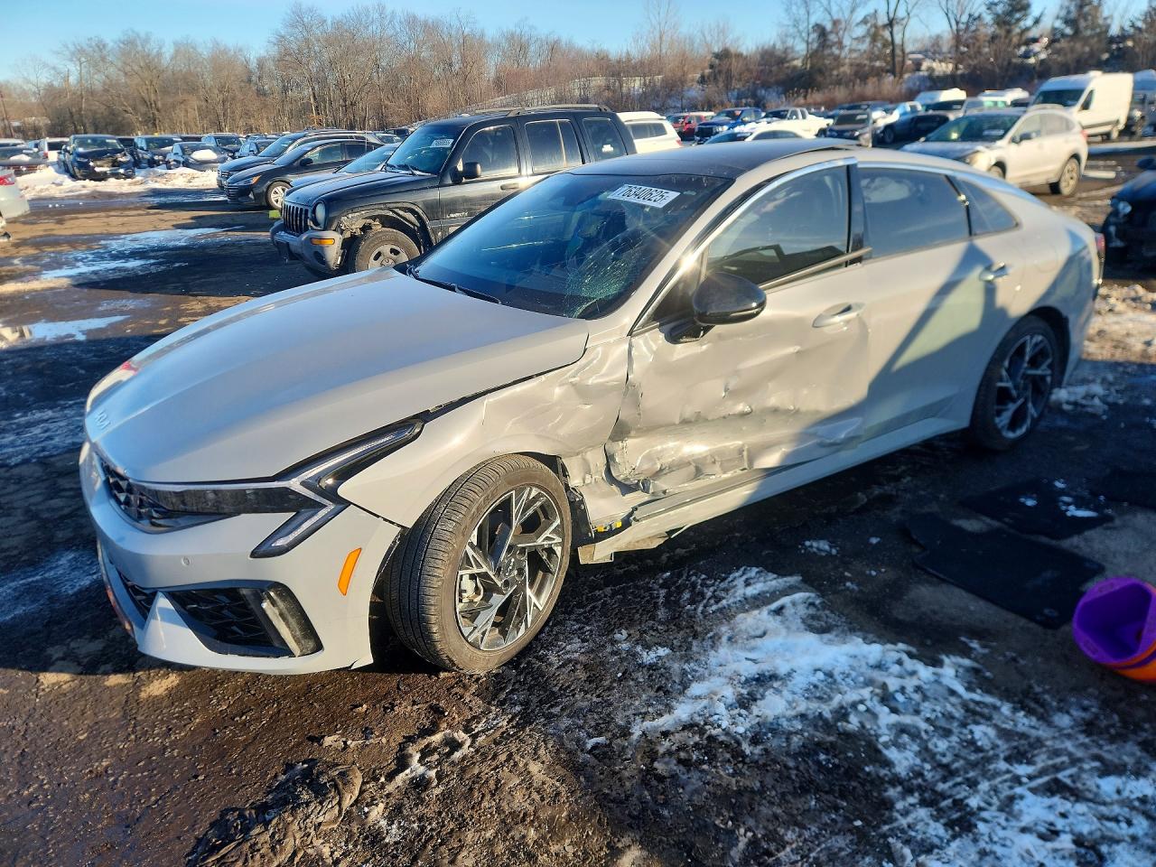 Salvage Kia K5 Image