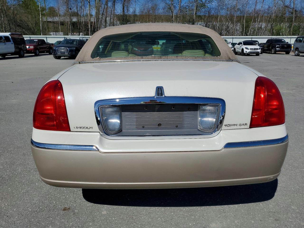 Lincoln Towncar