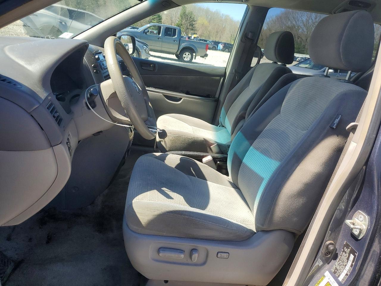 Toyota Sienna Le 7-passenger