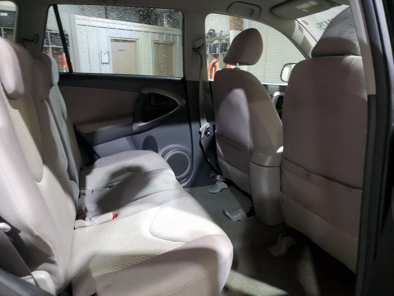 Toyota RAV4 Base