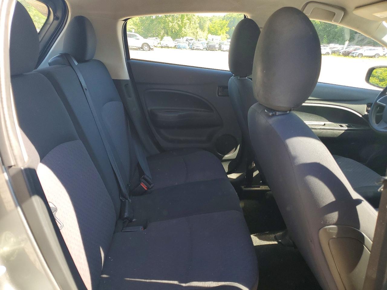 Mitsubishi Mirage Es