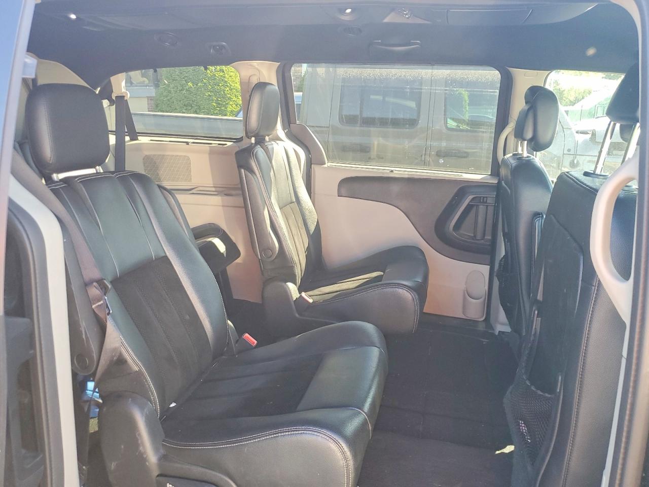 Dodge Caravan Sxt