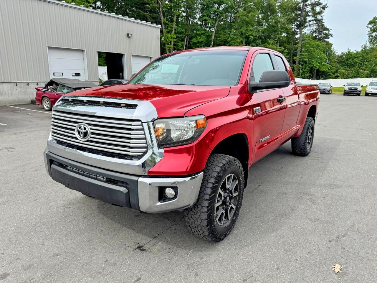 Salvage Toyota Tundra Image