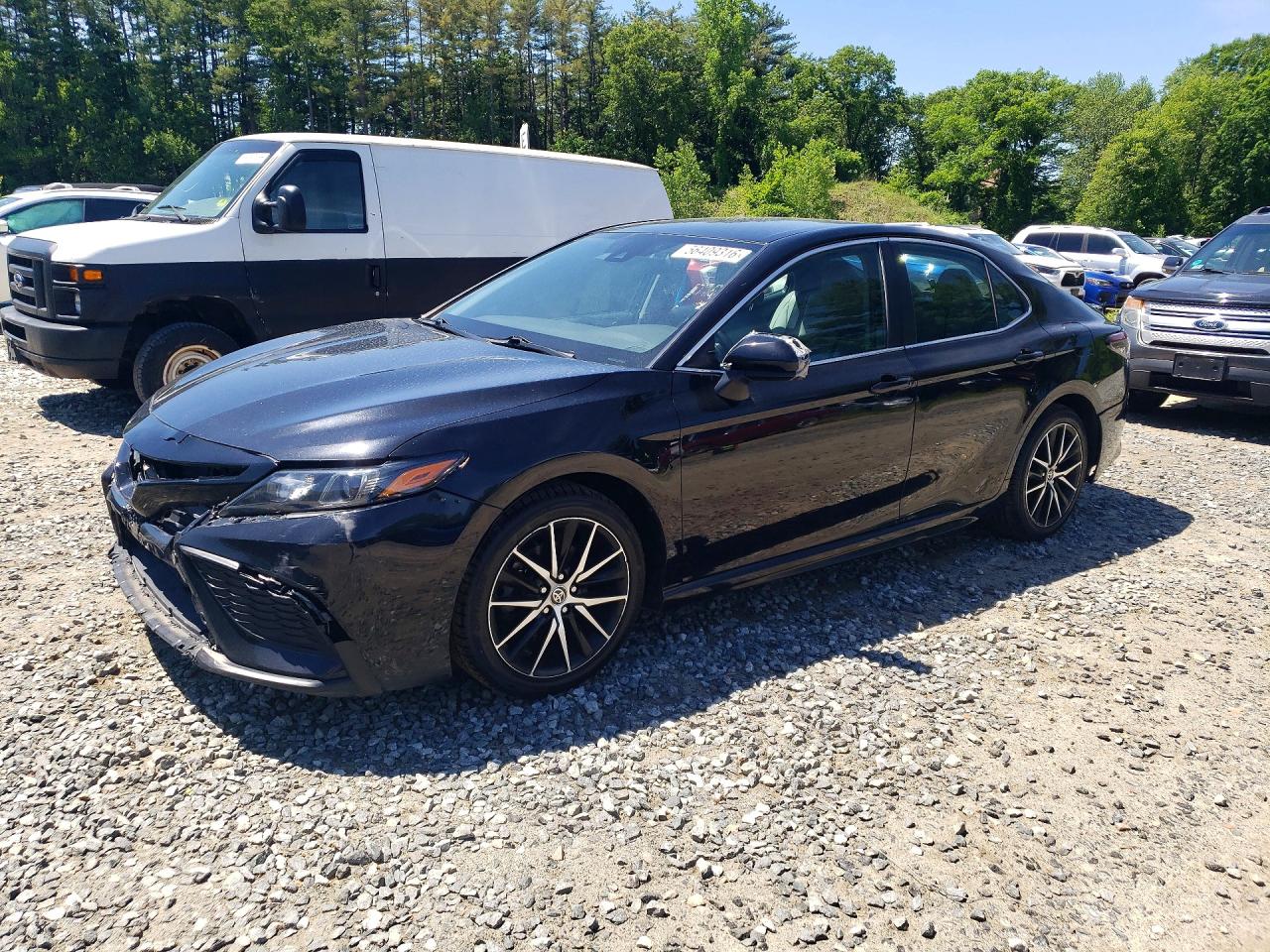 Salvage Toyota Camry Image