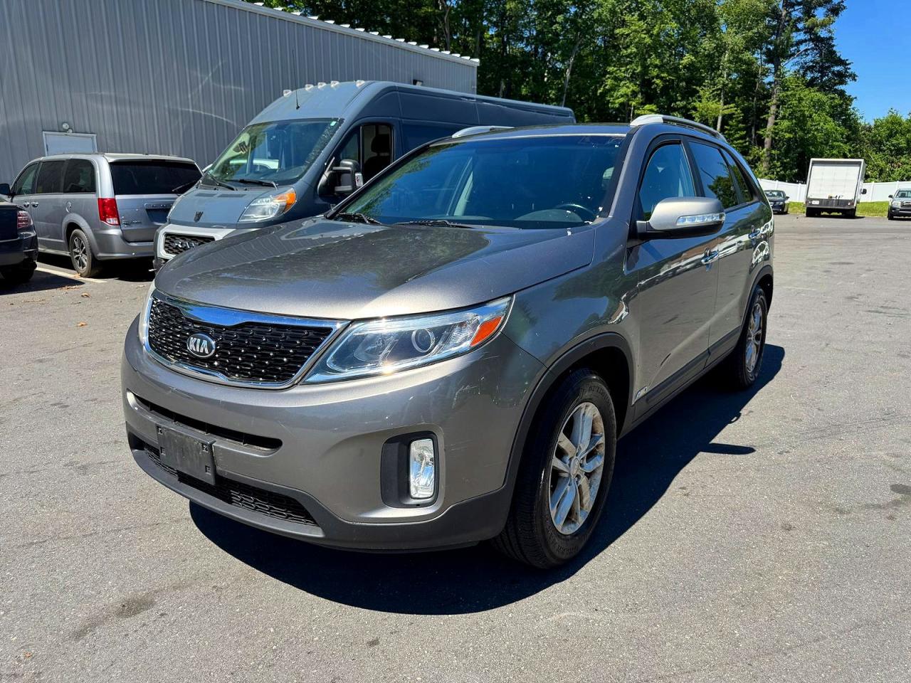 Salvage Kia Sorento Image