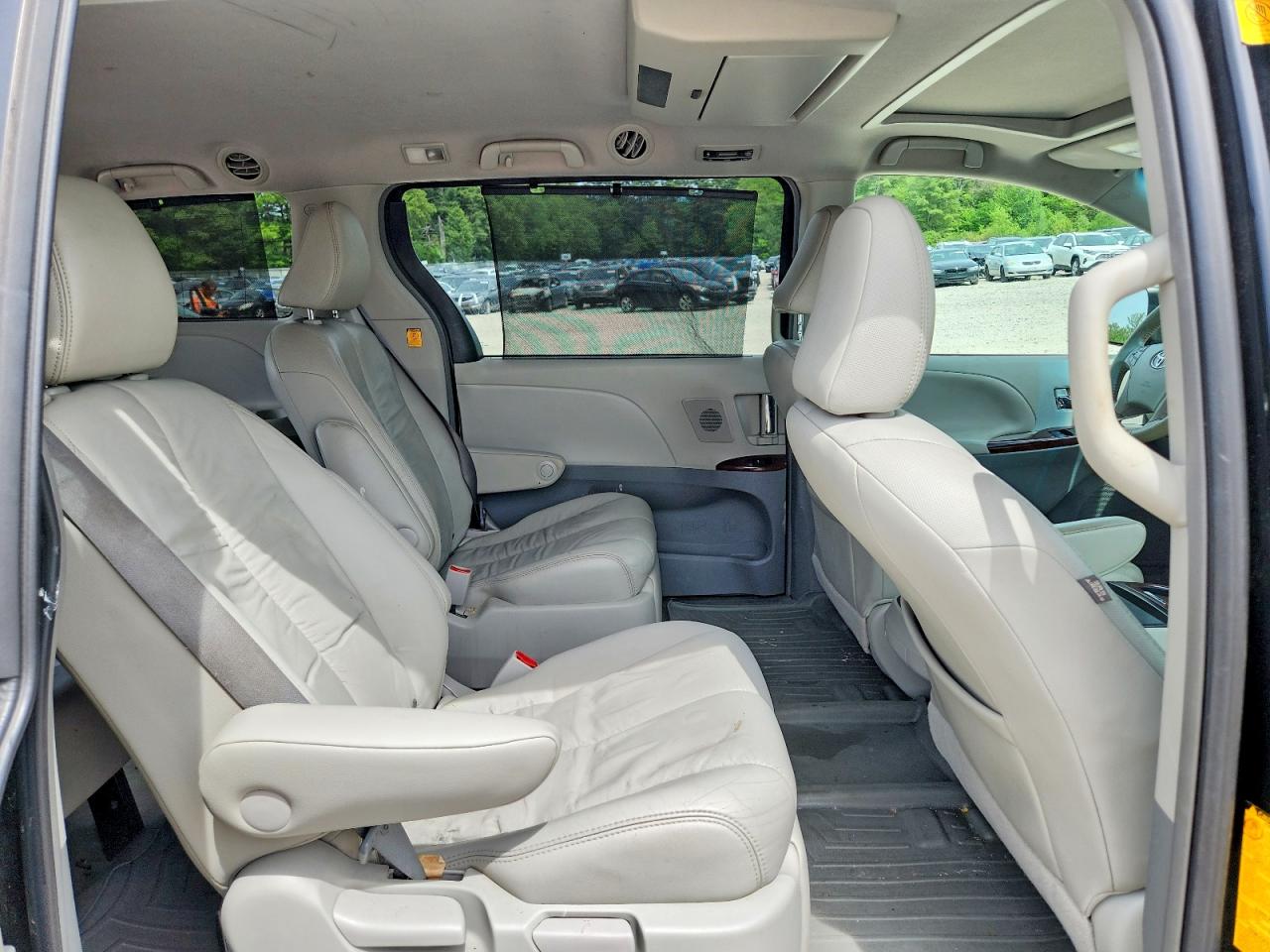 Toyota Sienna Xle 7-passenger