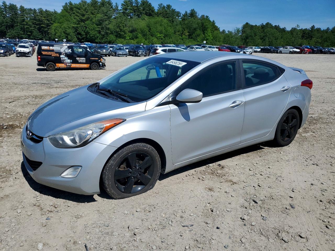 Salvage Hyundai ELANTRA Image