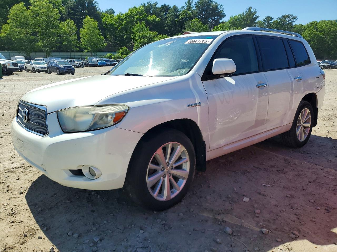 Salvage Toyota Highlander Image