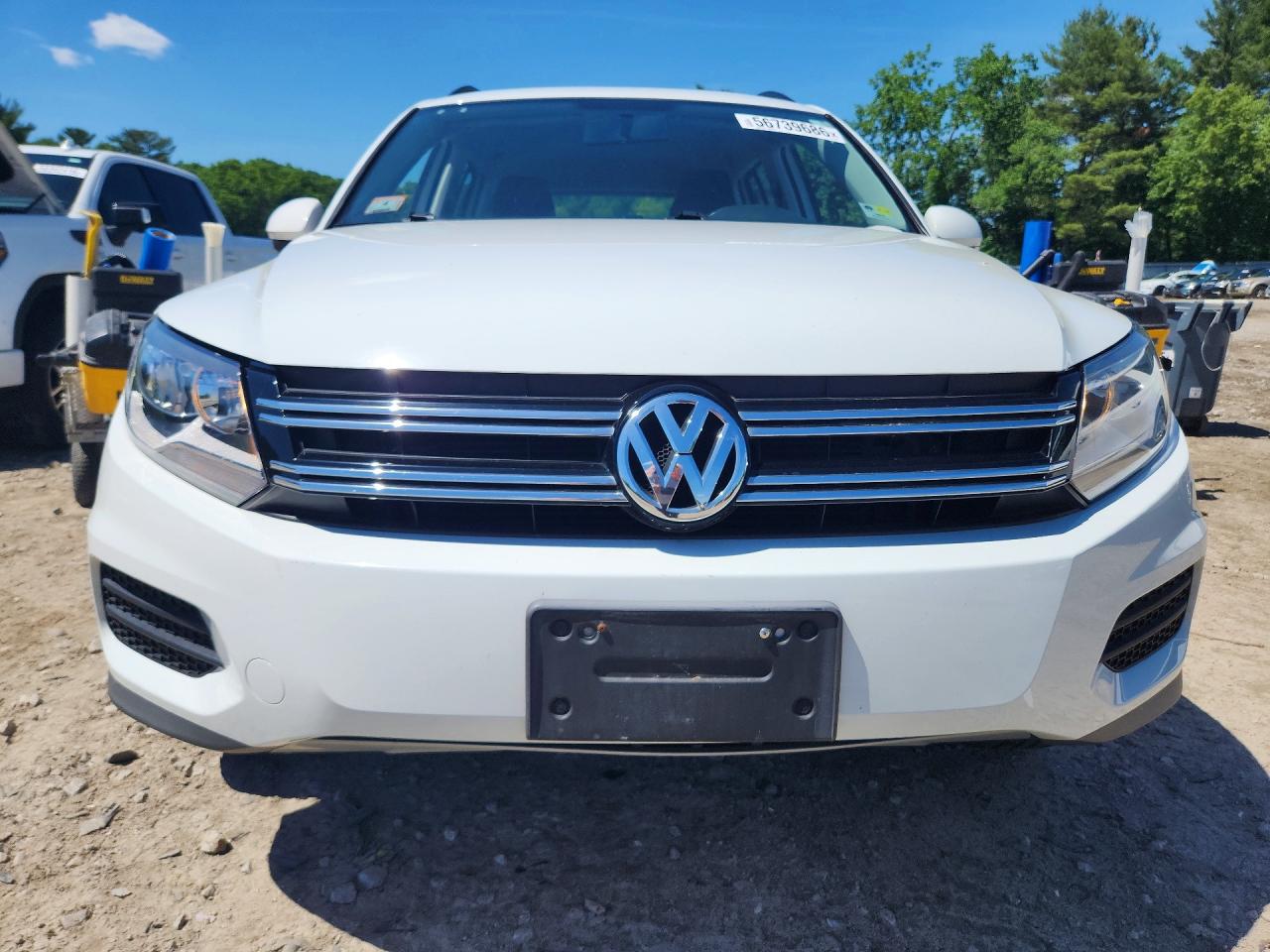 Volkswagen Tiguan S