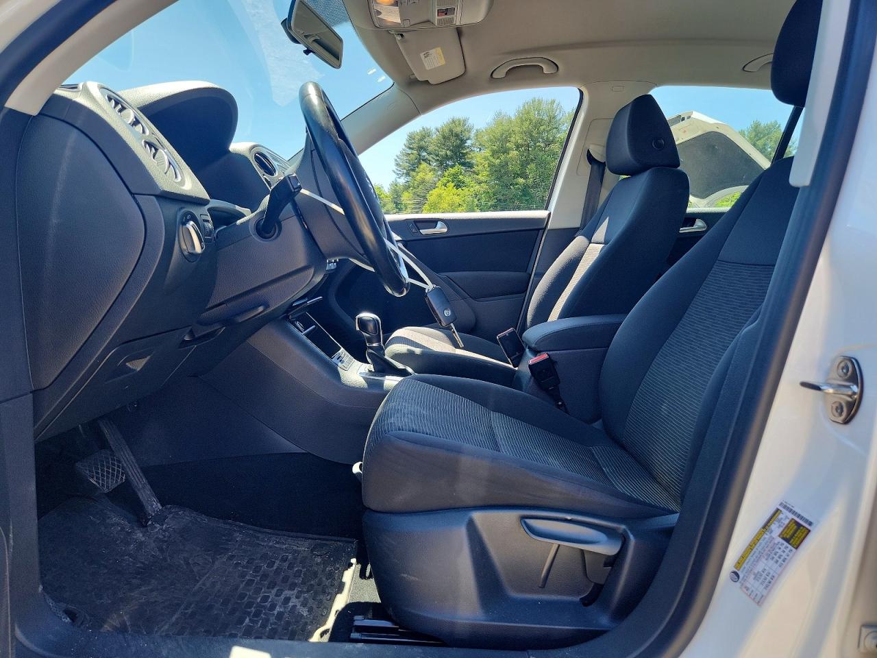 Volkswagen Tiguan S