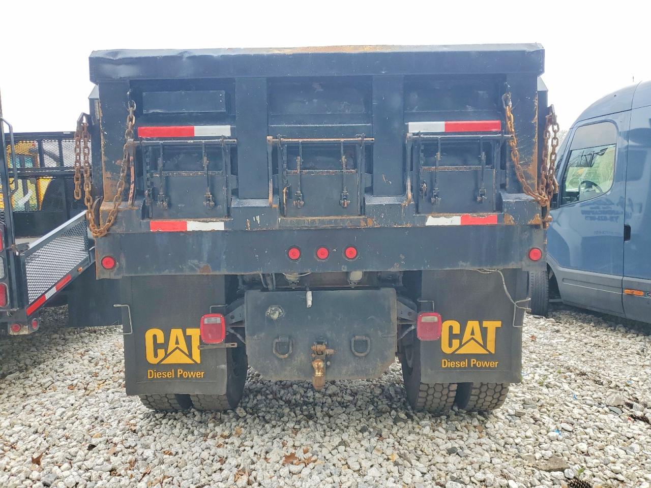 Sterling Truck M 7500