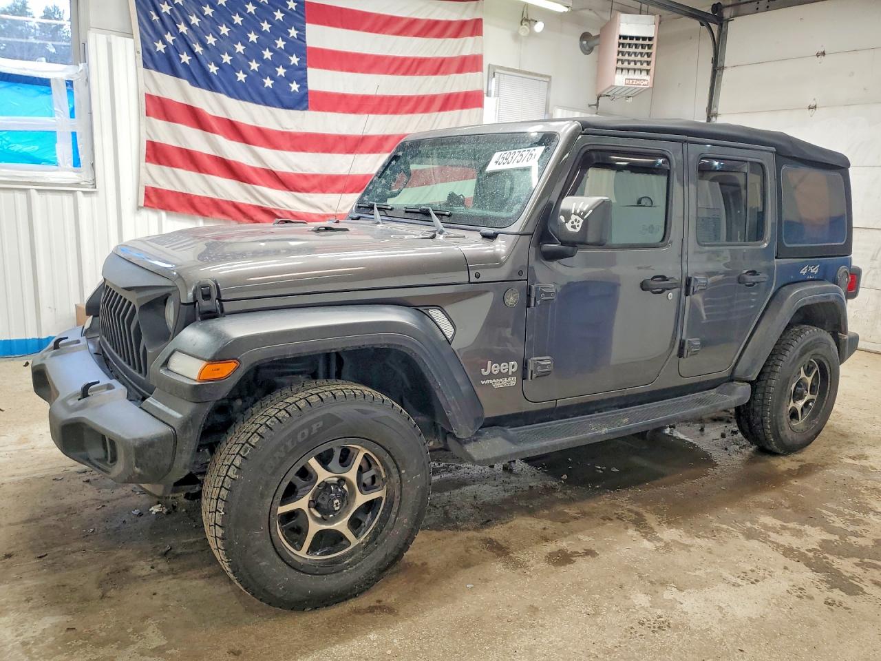 Salvage Jeep Wrangler Image