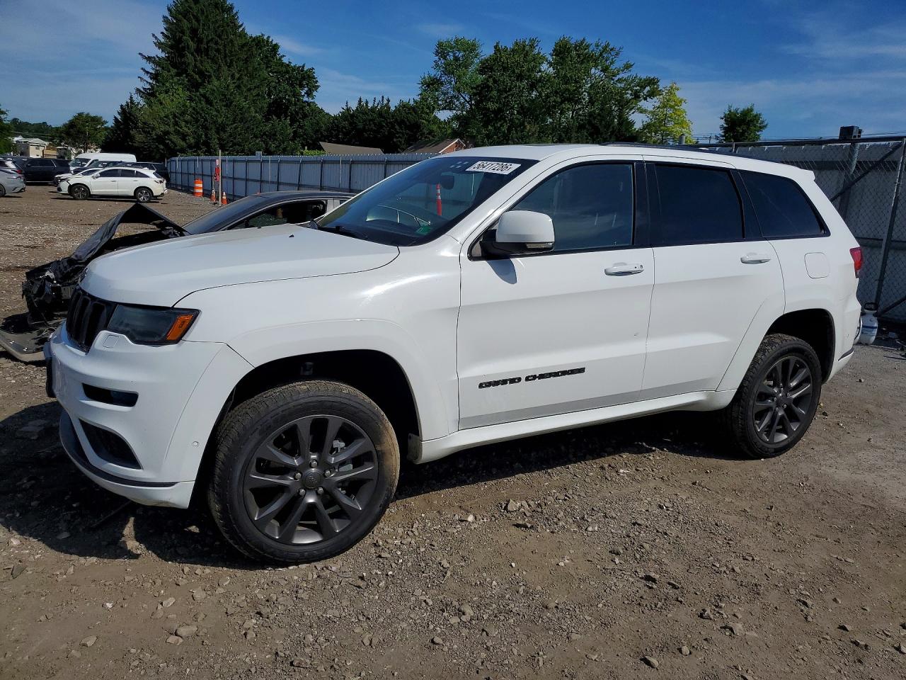 Salvage Jeep Cherokee Image