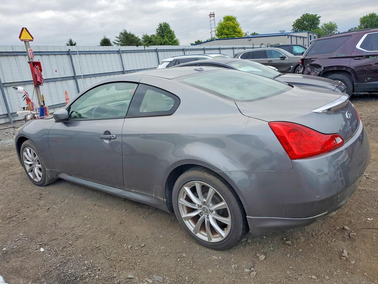 INFINITI G37 X
