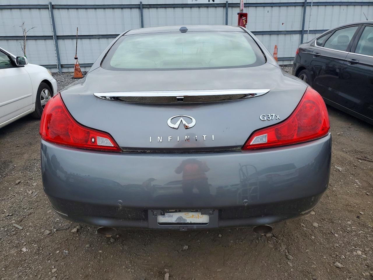 INFINITI G37 X