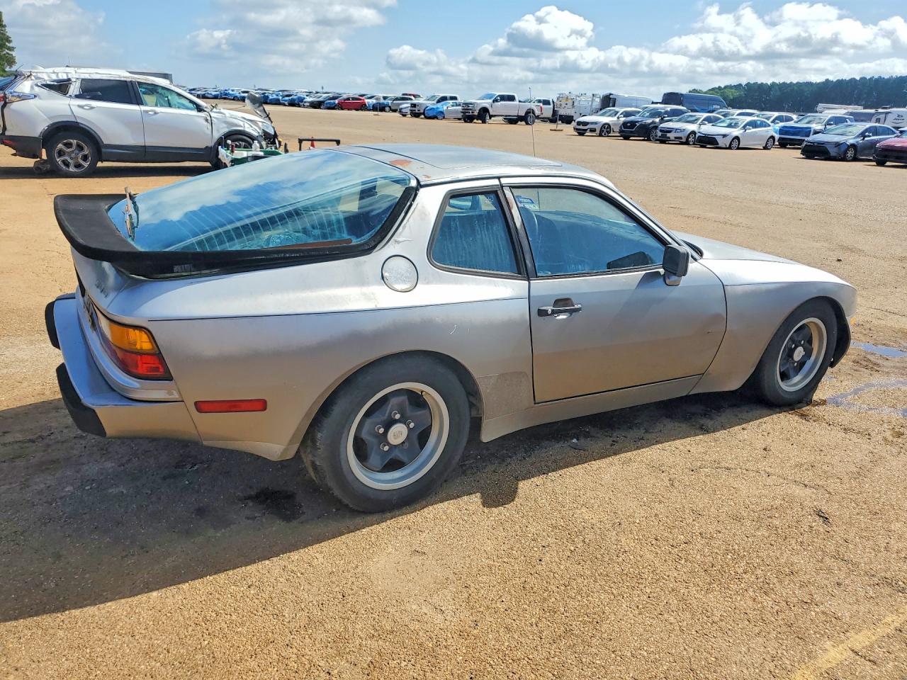 Porsche 944