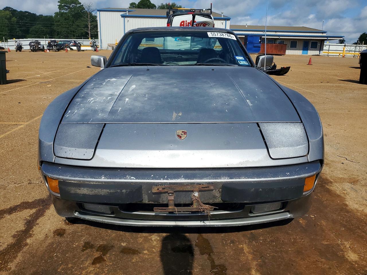 Porsche 944
