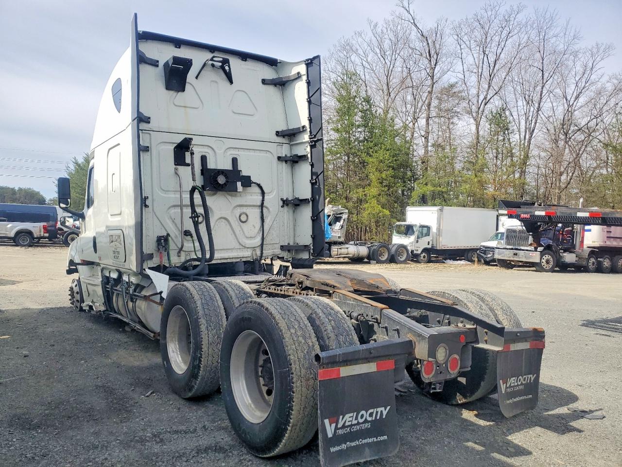 Freightliner Cascadia 126