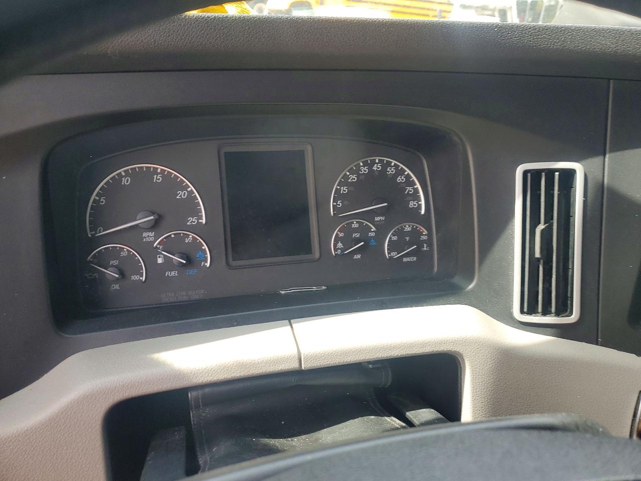 Freightliner Cascadia 126
