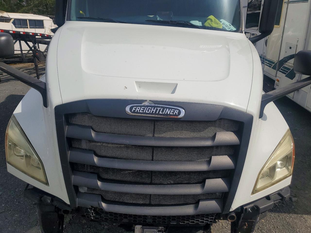 Freightliner Cascadia 126