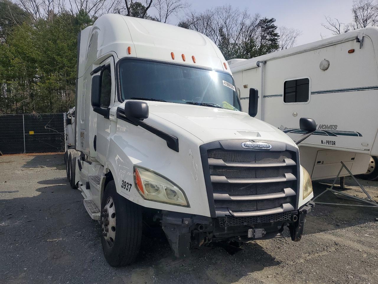 Freightliner Cascadia 126
