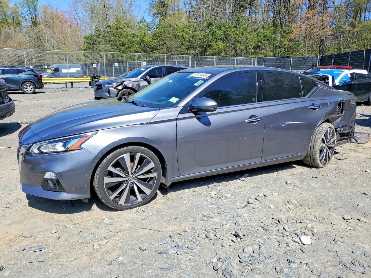 Salvage Nissan Altima Image