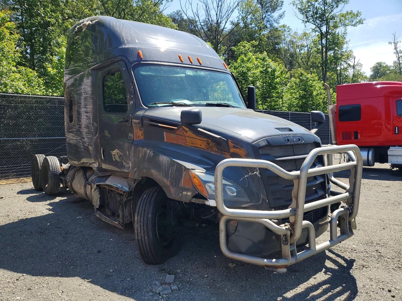 Salvage Freightliner Cascadia 126 Image