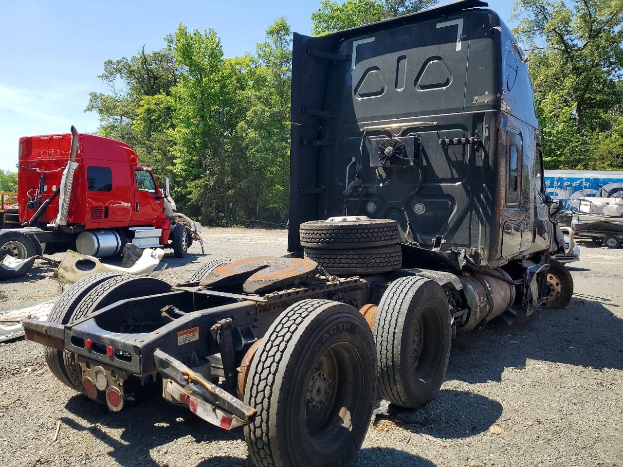Freightliner Cascadia 126