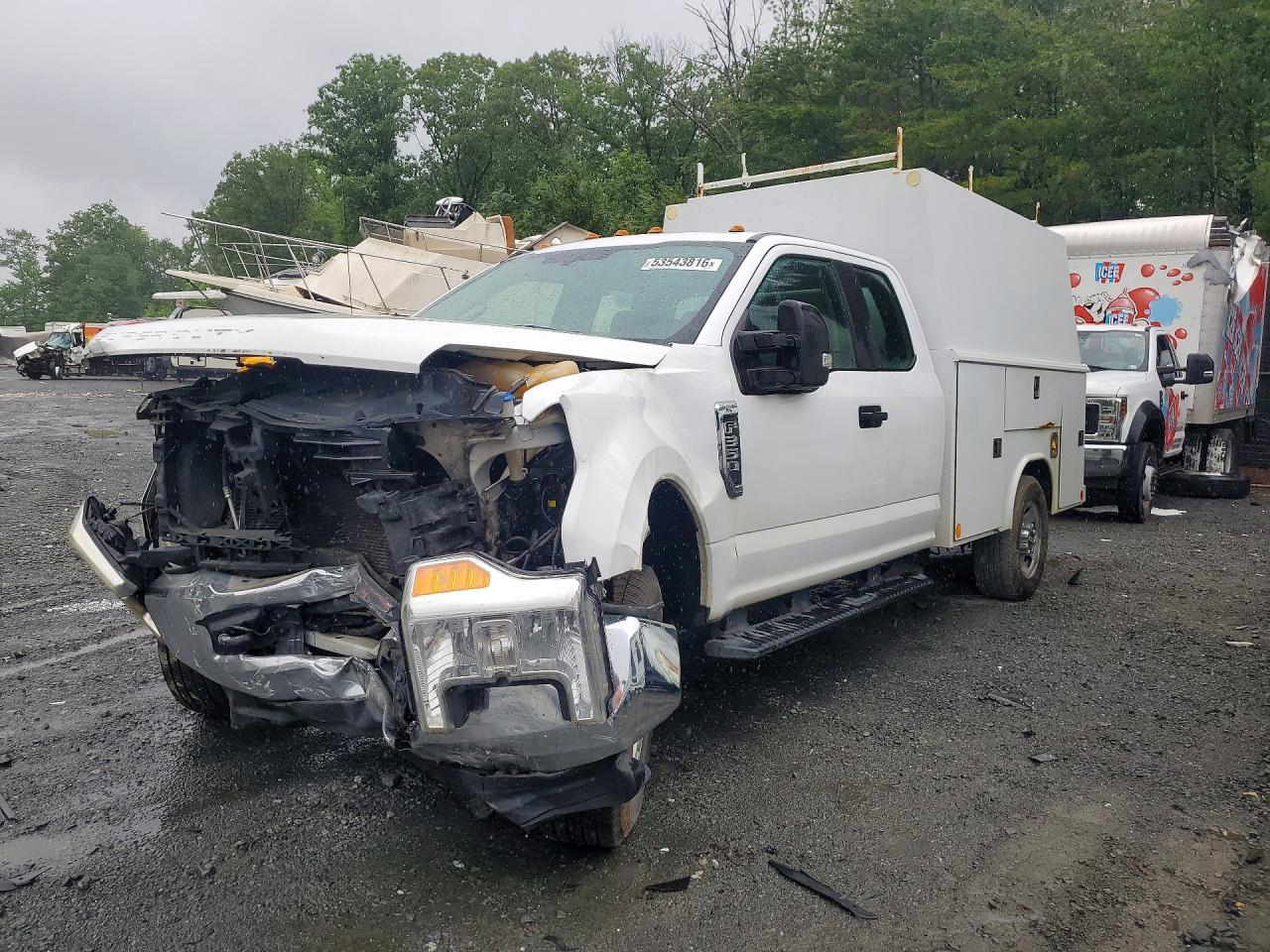 Salvage Ford F-350 Image