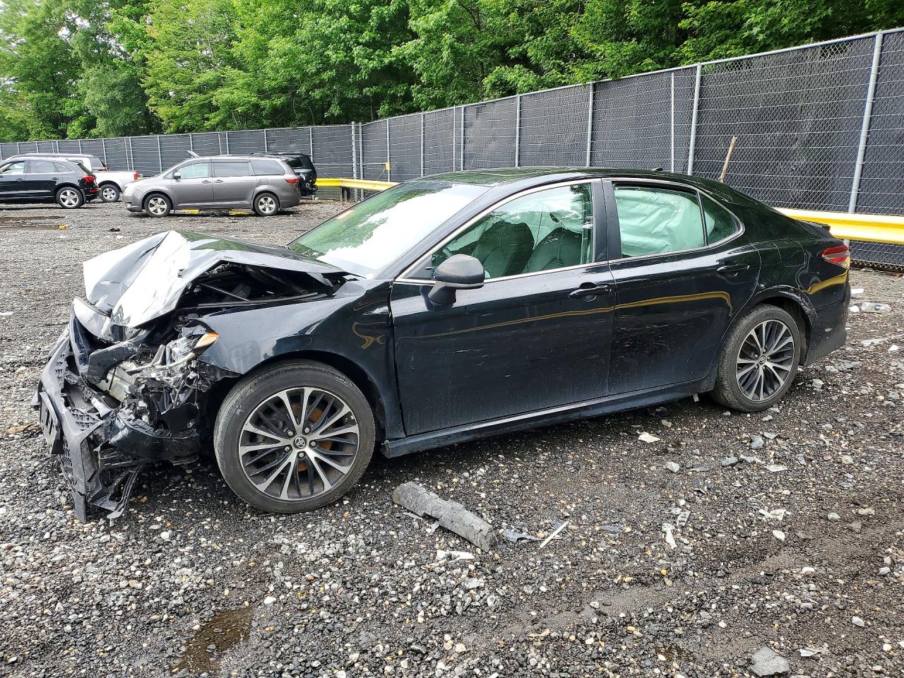 Salvage Toyota Camry Image