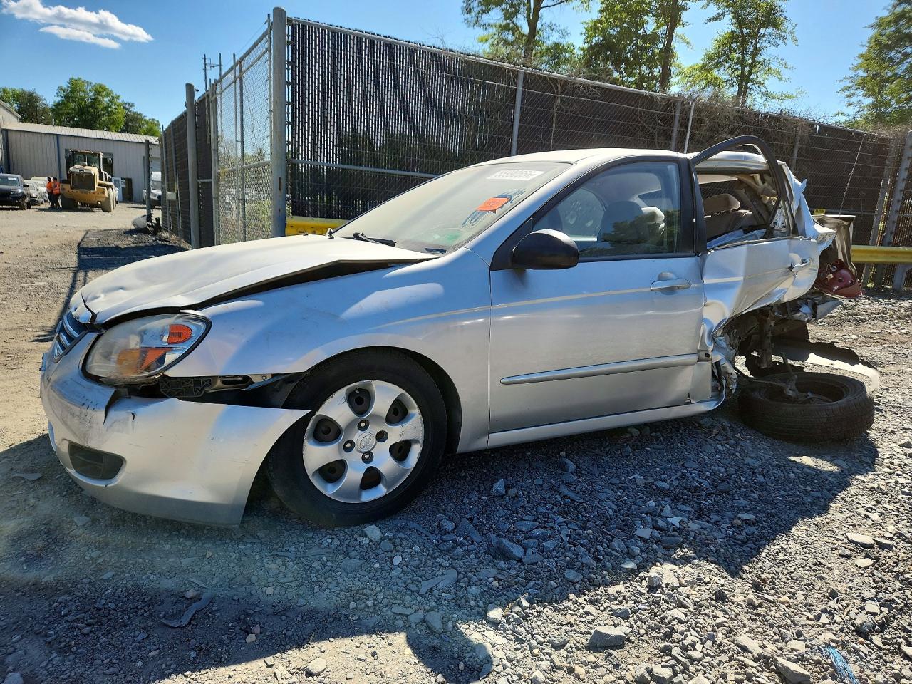 Salvage Kia Spectra Image