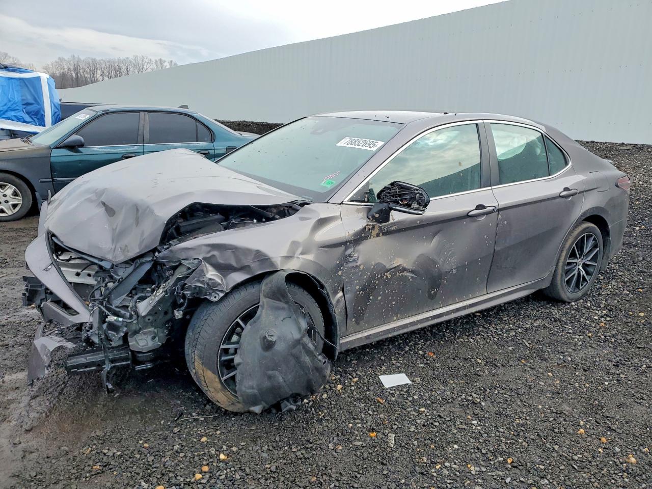 Salvage Toyota Camry Image