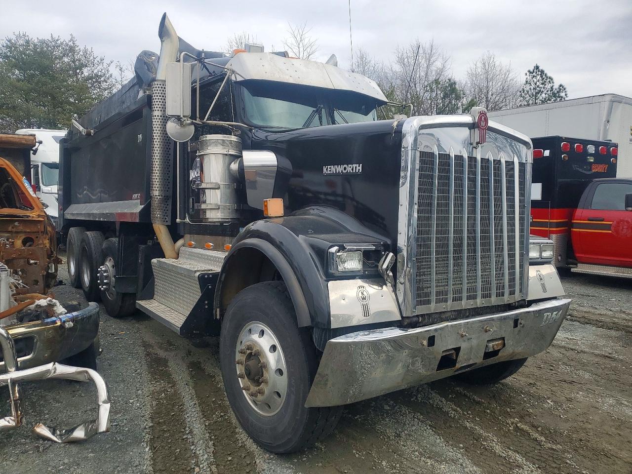 Salvage Kenworth W900 Image
