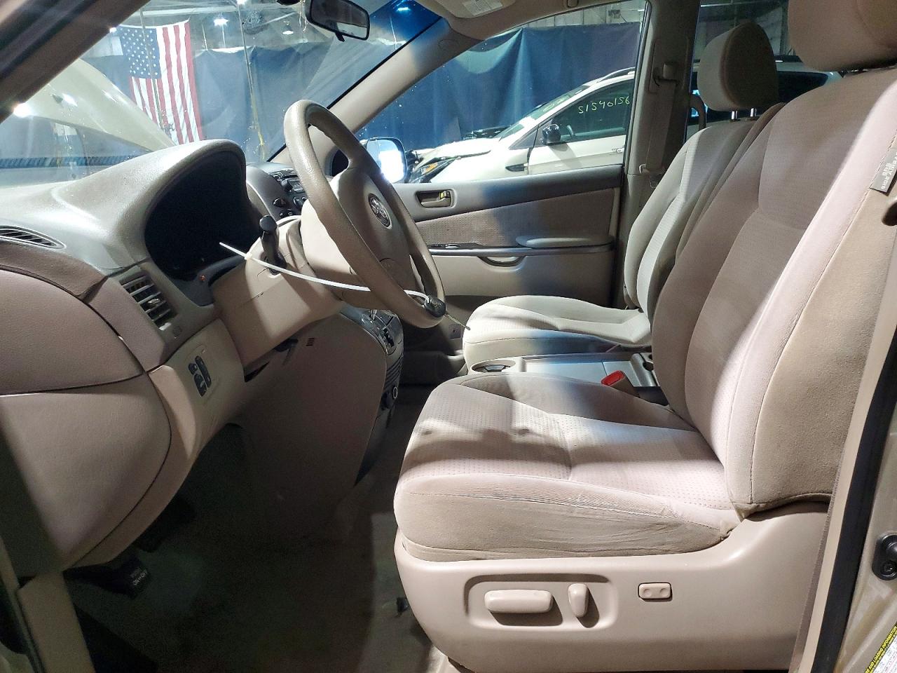 Toyota Sienna Le 7-passenger