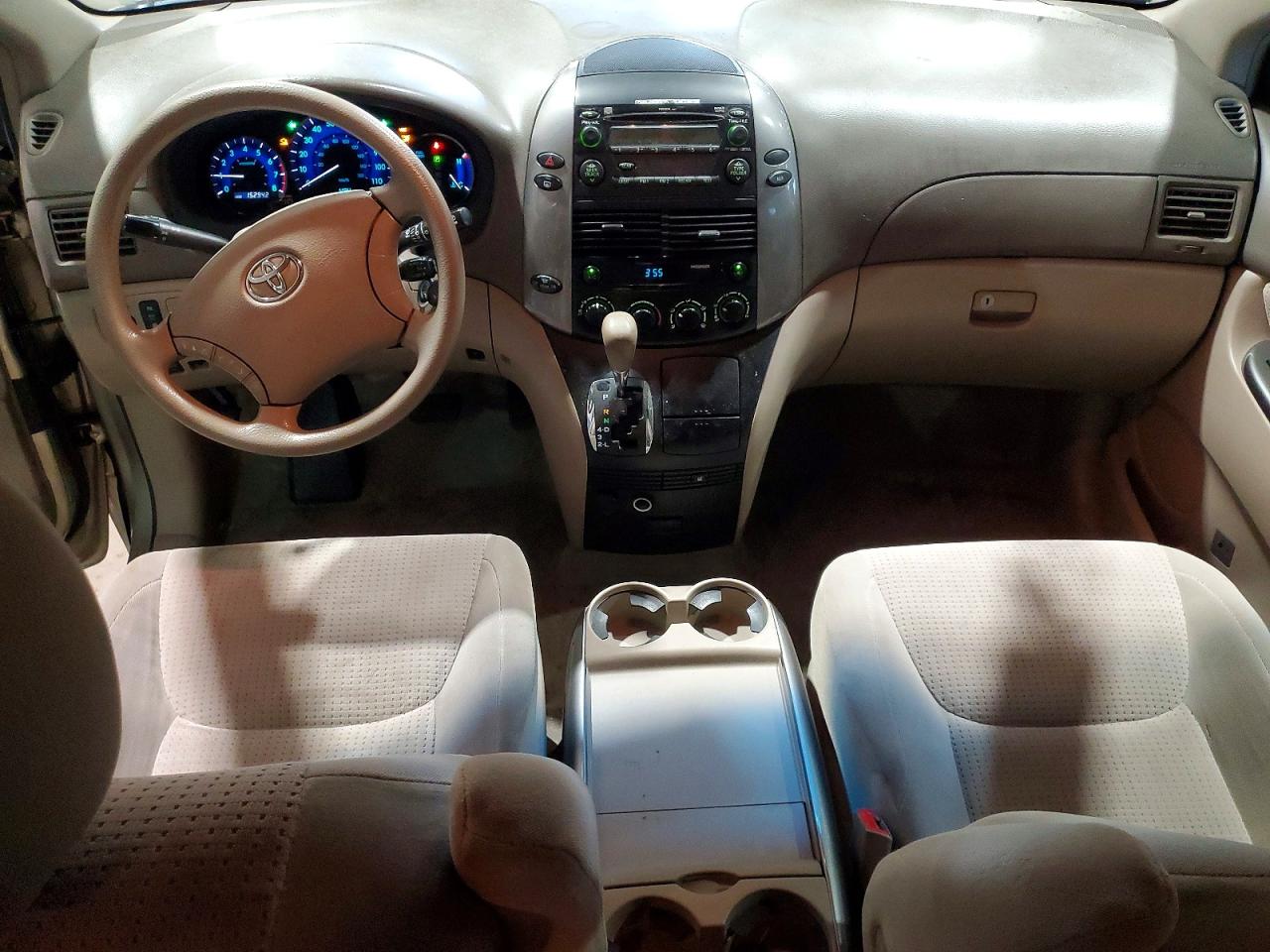 Toyota Sienna Le 7-passenger