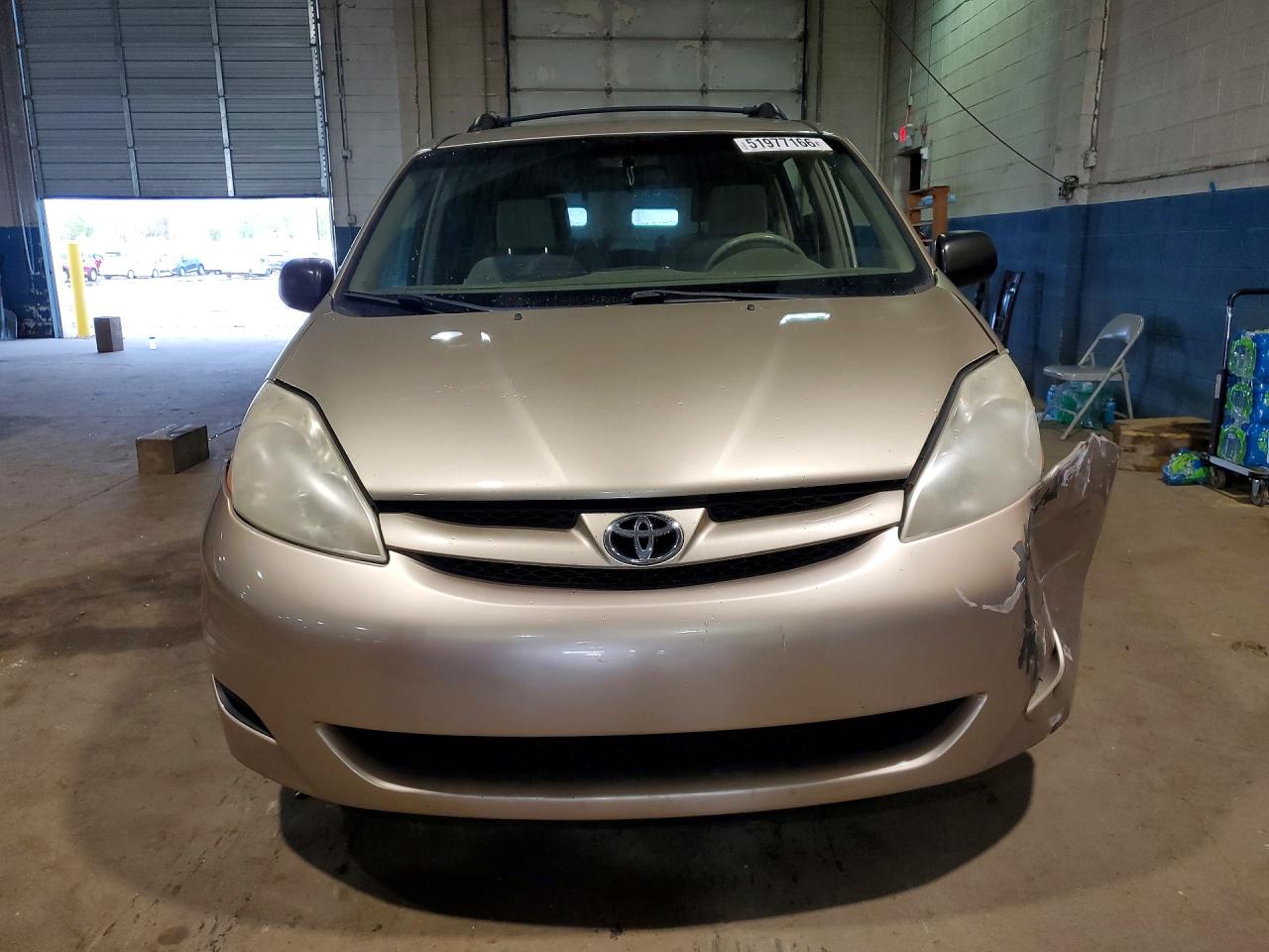 Toyota Sienna Le 7-passenger