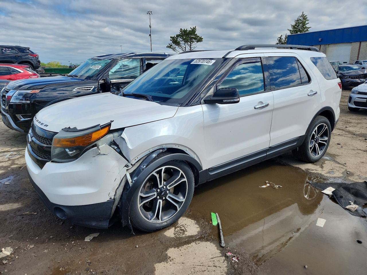 Salvage Ford Explorer Image