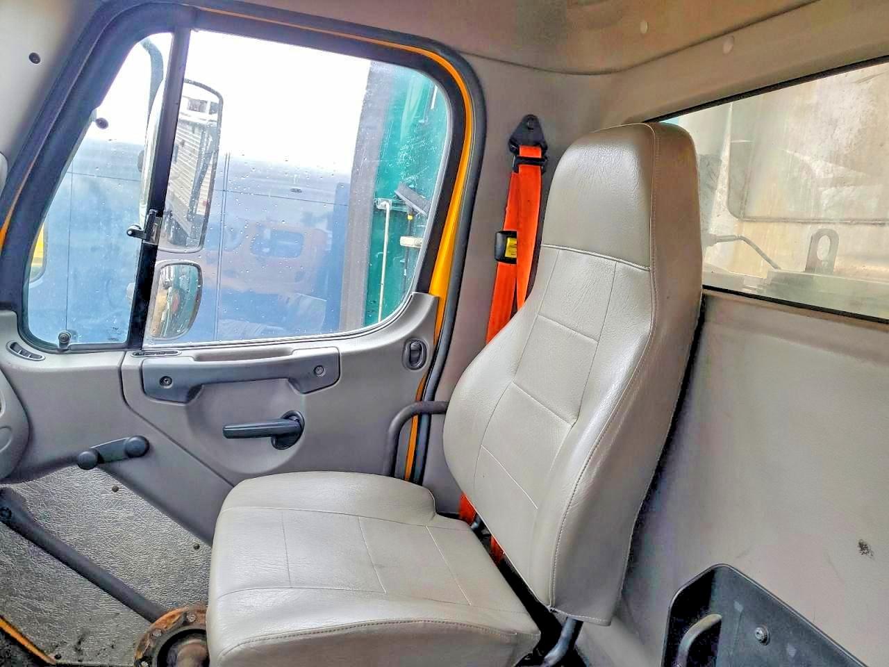 Freigliner 108sd
